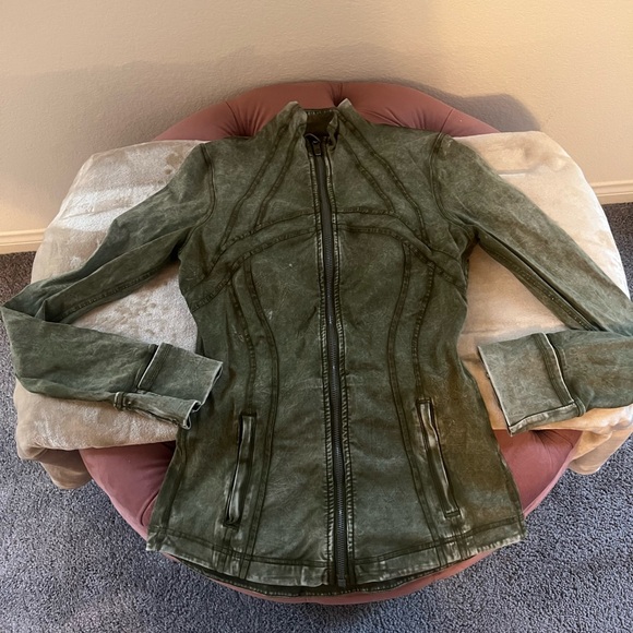 Lululemon define jacket size 4 - Picture 2 of 4